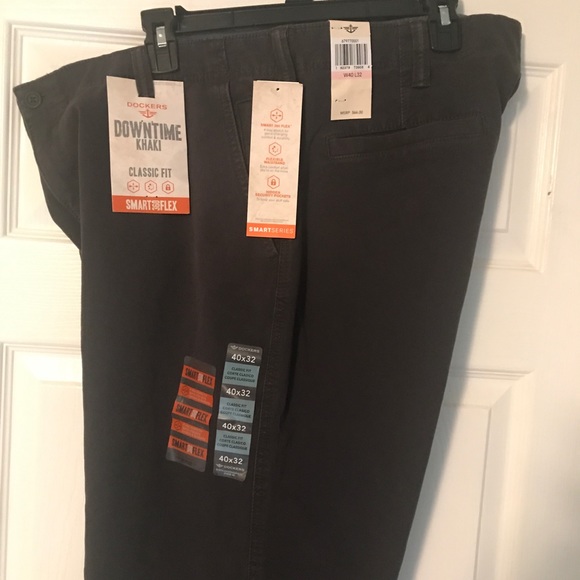 dockers downtime khaki classic fit